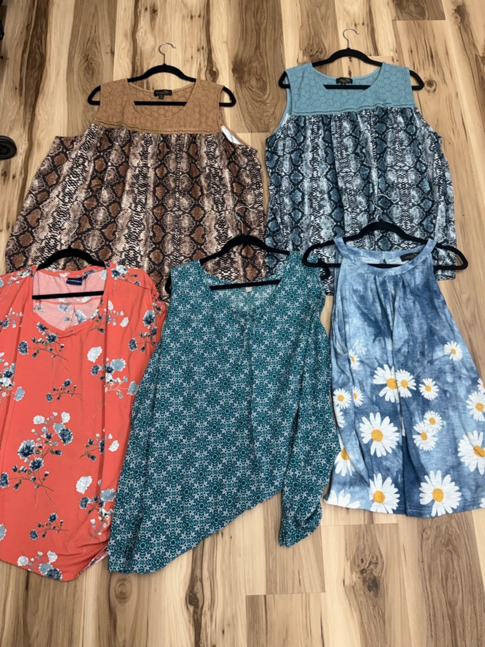 Suzanne Betro Tank Top Lot W24